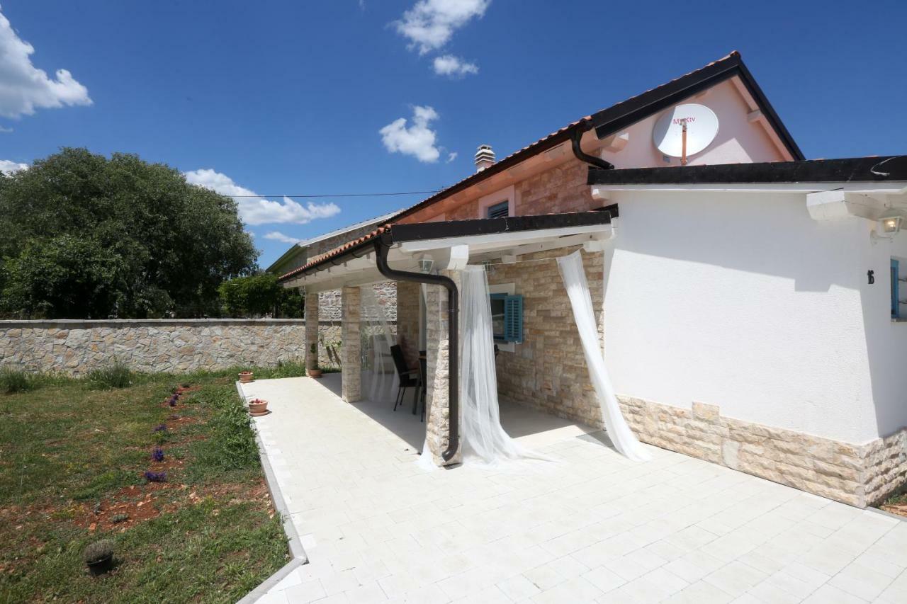 Kuce Za Odmor Brkic Διαμέρισμα Lozovac Εξωτερικό φωτογραφία