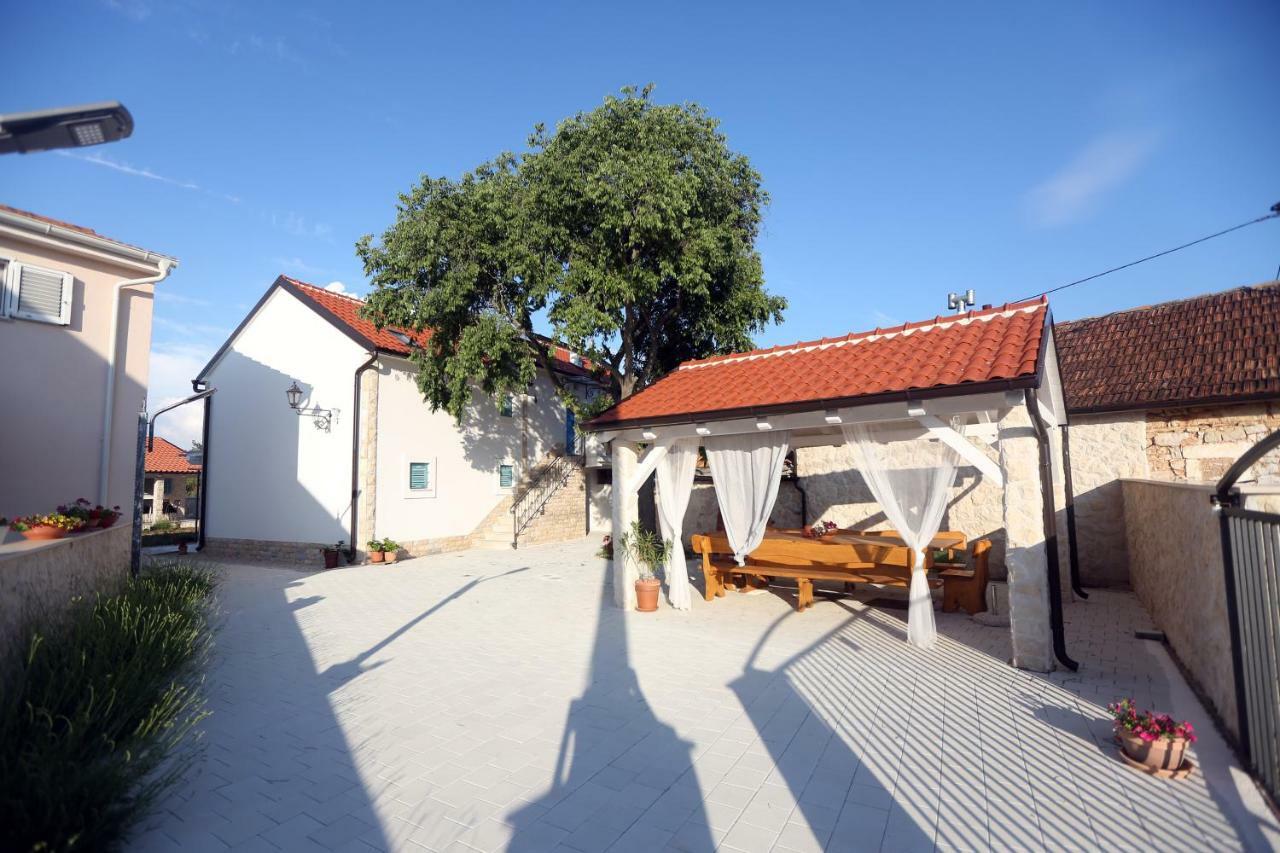 Kuce Za Odmor Brkic Διαμέρισμα Lozovac Εξωτερικό φωτογραφία