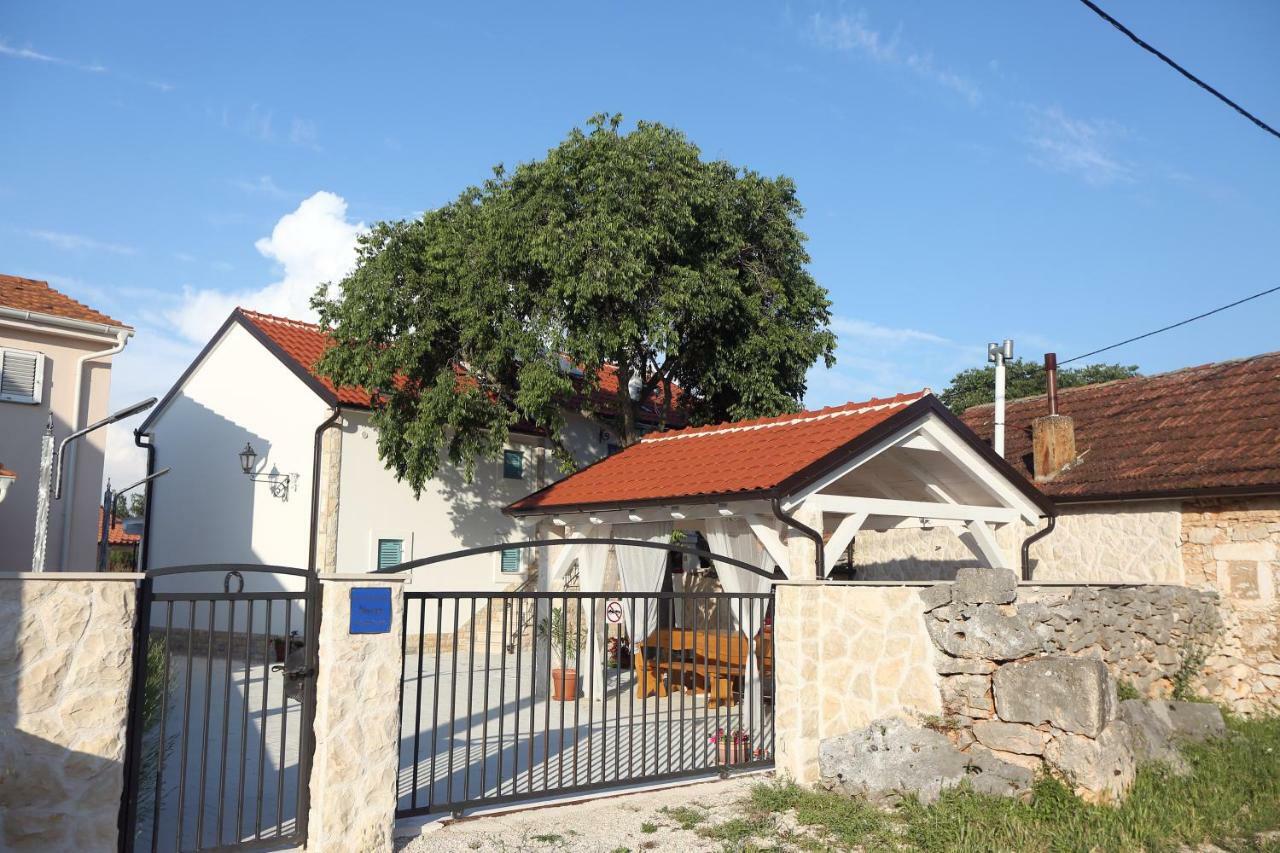 Kuce Za Odmor Brkic Διαμέρισμα Lozovac Εξωτερικό φωτογραφία